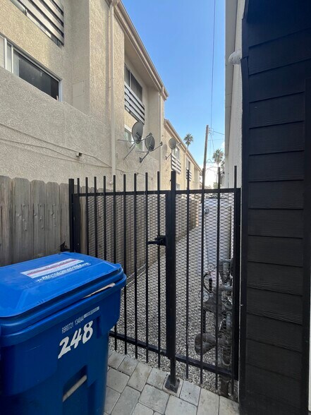 Building Photo - 248 N Dillon St