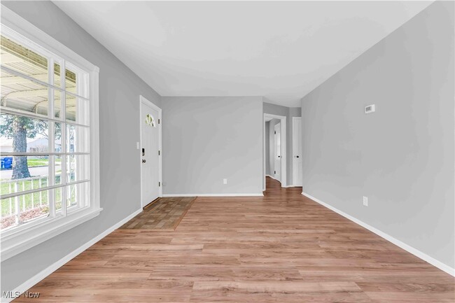 Building Photo - 13400 Sprecher Ave