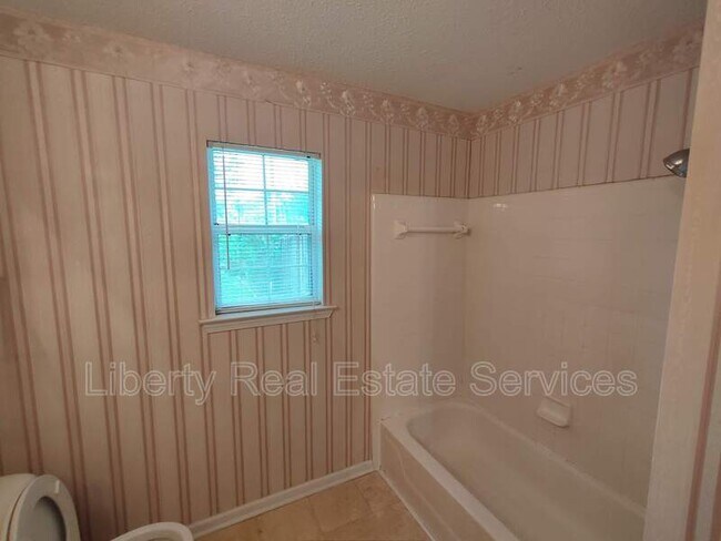 Building Photo - 801 Hopeton Ct