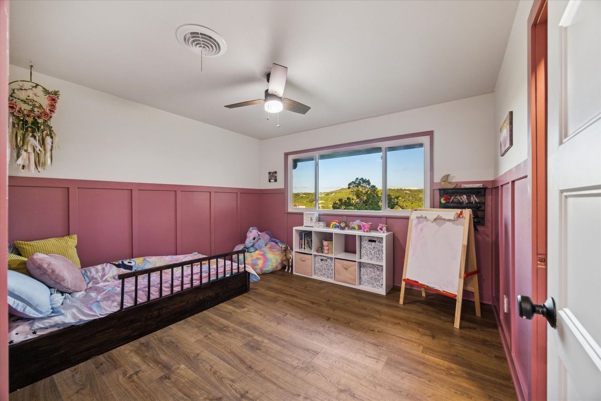 Building Photo - 6407 Lynn Ln