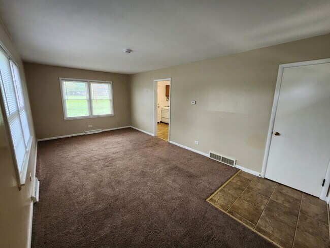 Building Photo - North & Keith