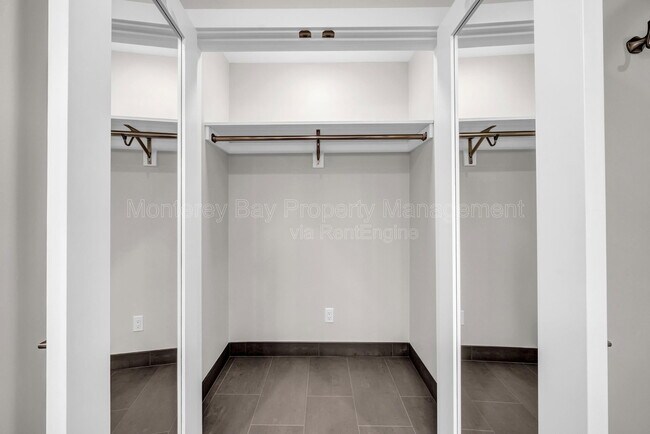 Building Photo - 250 Forest Ridge Rd