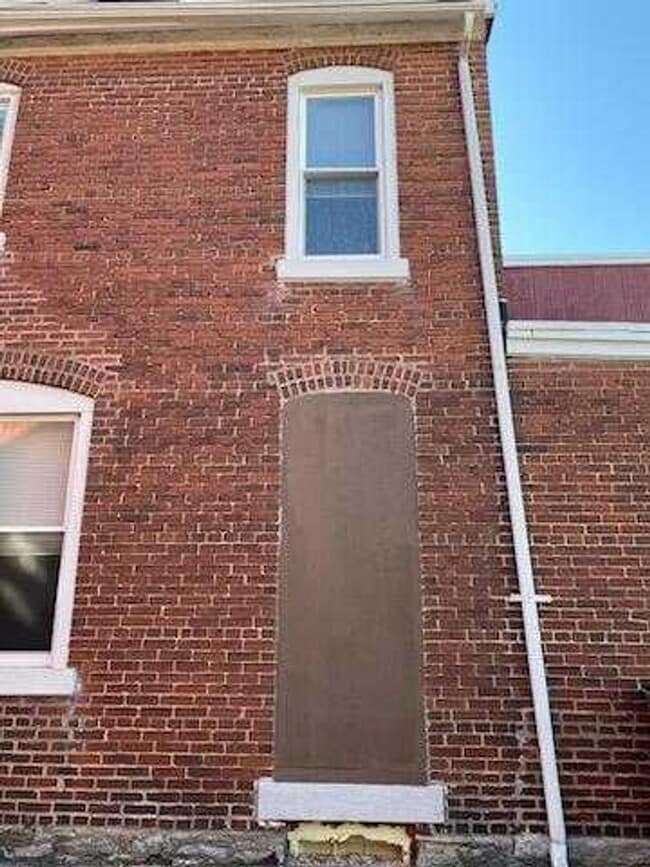 Building Photo - 1215 Lehman St