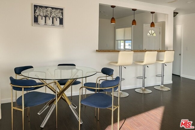 Building Photo - 11257 Collett Ave