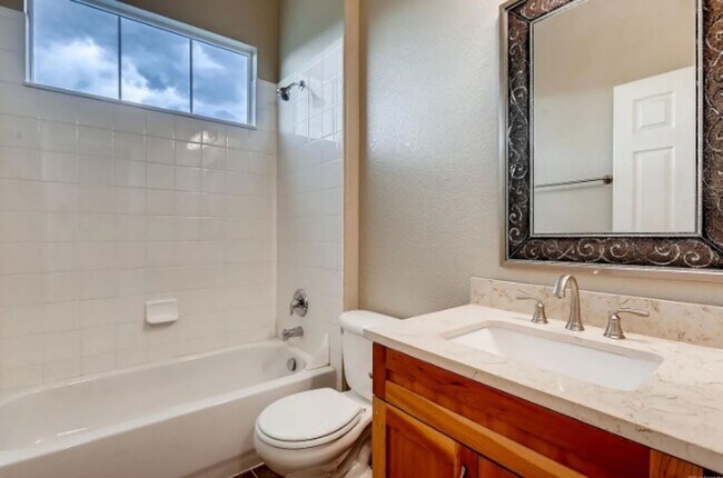 Building Photo - Home for rent in Murphey Creek Neighborhood
