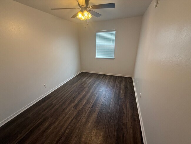 Building Photo - 2938 Gossett Dr