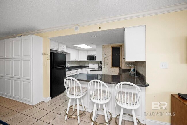 Building Photo - 4610 White Ave