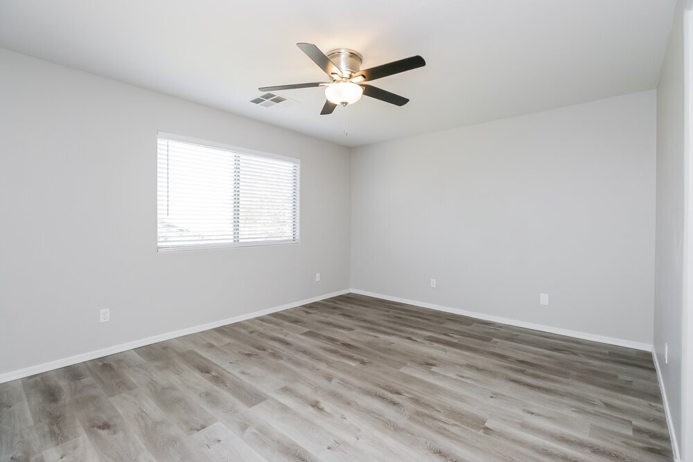 Building Photo - 41386 N Cambria Dr