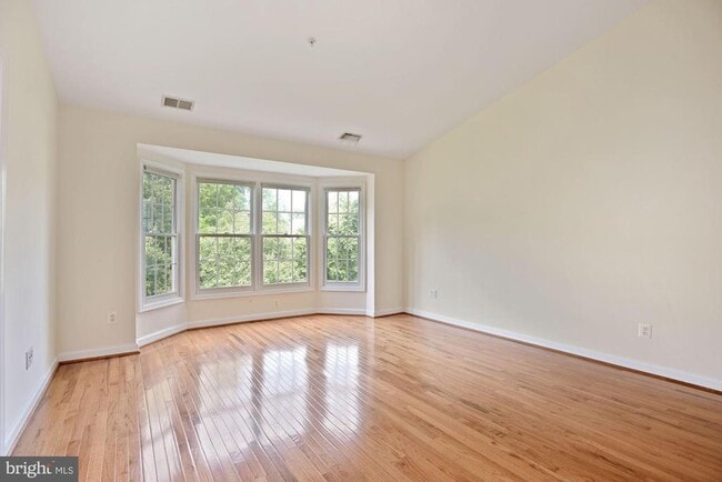 Building Photo - 1614 Leeds Castle Dr