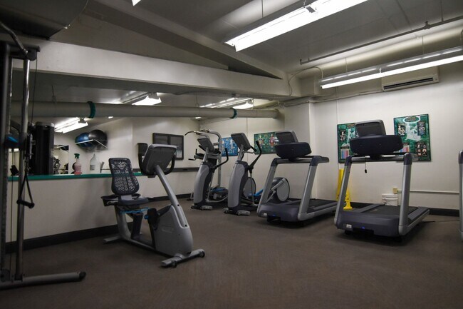 Building Photo - 1BR / 1Bath / 1Pkg - Condo in Kakaako Avai...