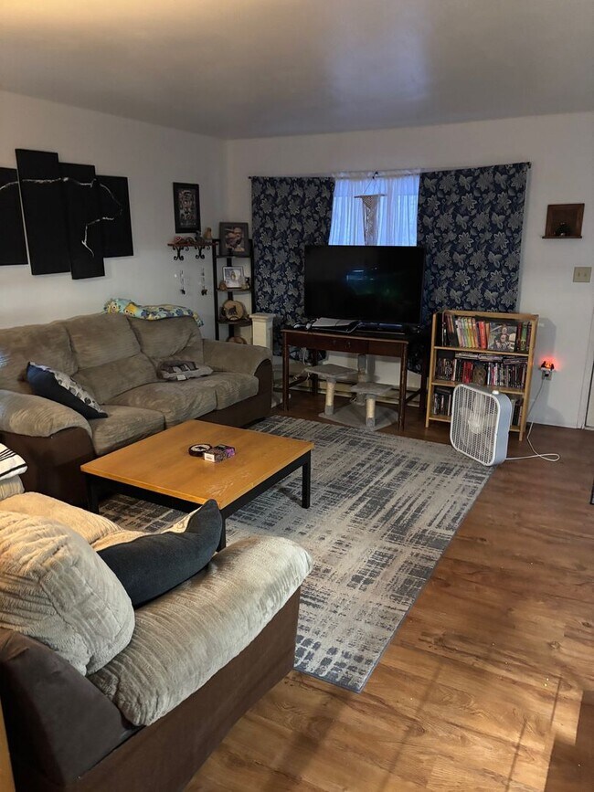 Building Photo - 172/174 Jacksonville Road