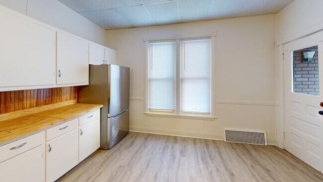 Building Photo - 1204 2nd St NW