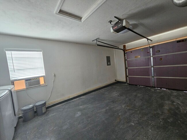 Building Photo - 3/2 Home in Palm Grove