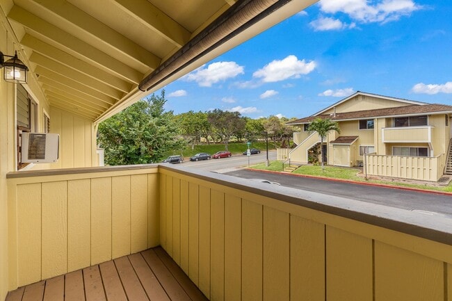 Building Photo - Ihona Townhome 1BR, 1BA, 1PKG, AC, W/D