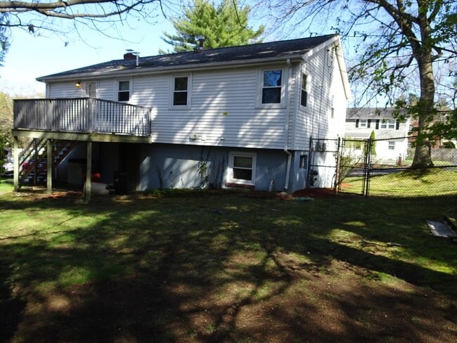 Building Photo - 2 Lantern Ln