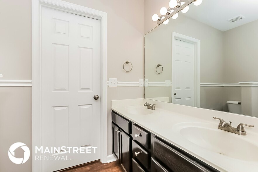 Building Photo - 5104 Bay Overlook Dr