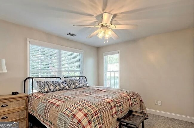 Building Photo - 643 Washington St