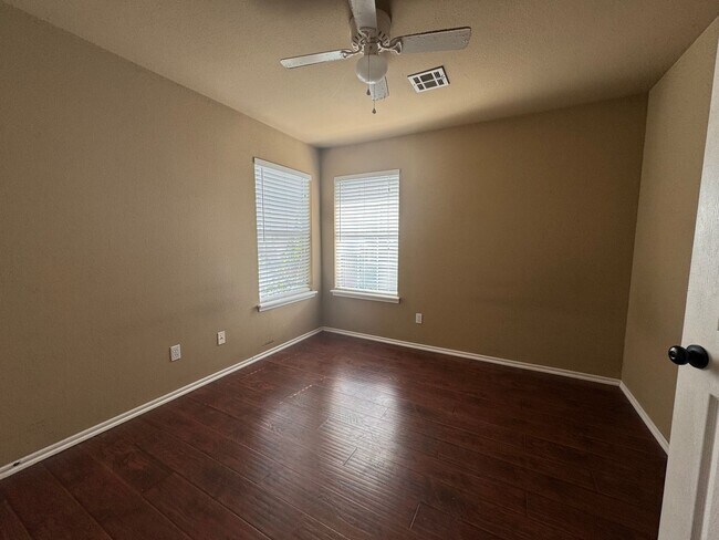 Building Photo - BIXBY - 4 Bedroom, 2.5 baths, 2 car garage - BIXBY