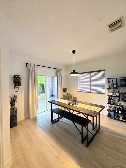 Dining Room - 269 SE 32nd Ave