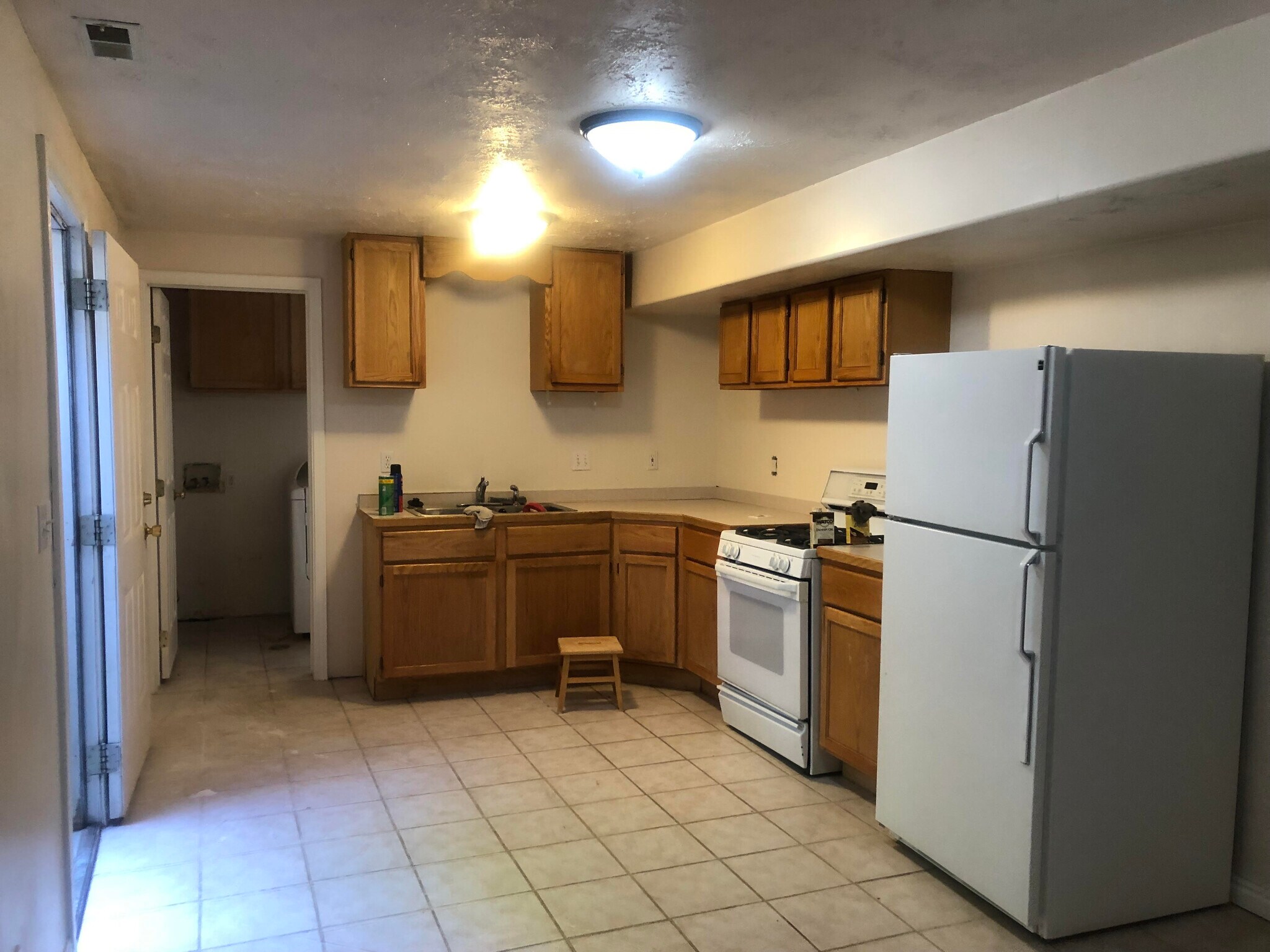 kitchen - 1255 E 110 N