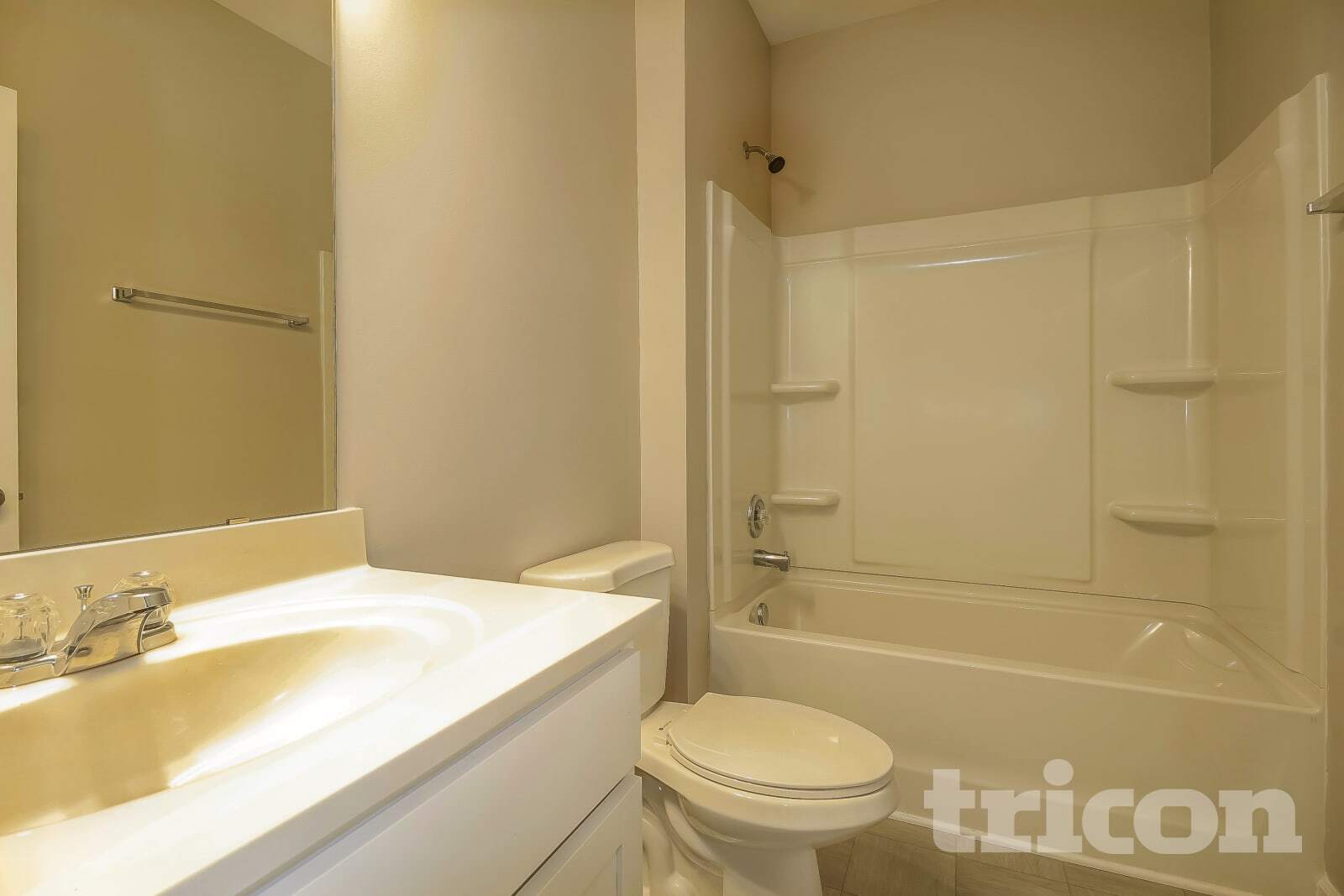 Building Photo - 453 All Seasons Dr