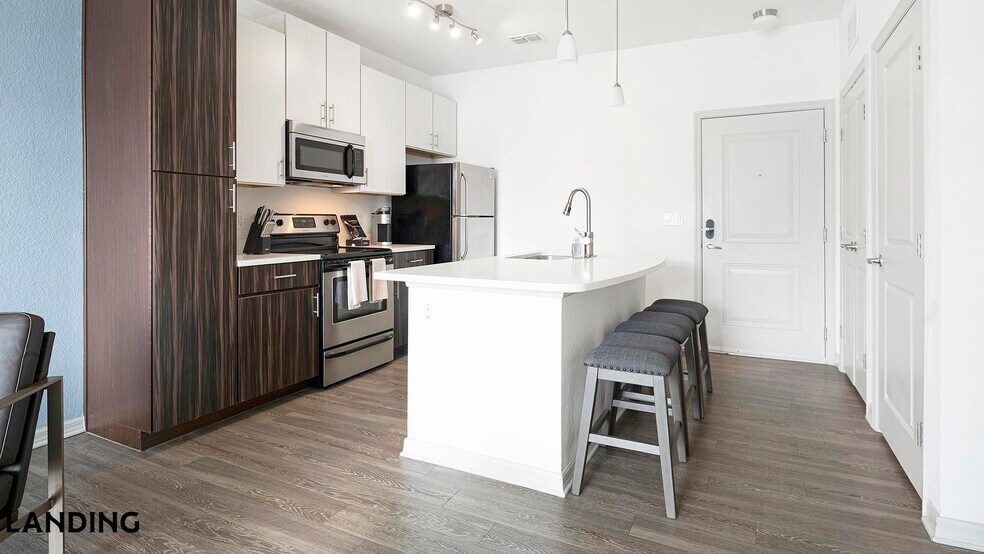 Building Photo - 9301 Summit Centre Way