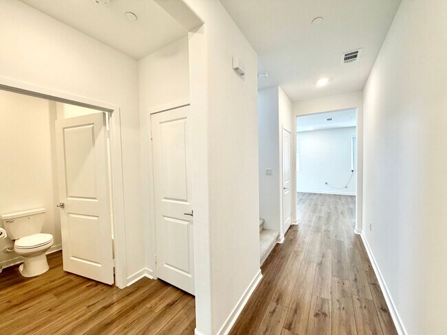 Building Photo - 31404 Lolite Dr
