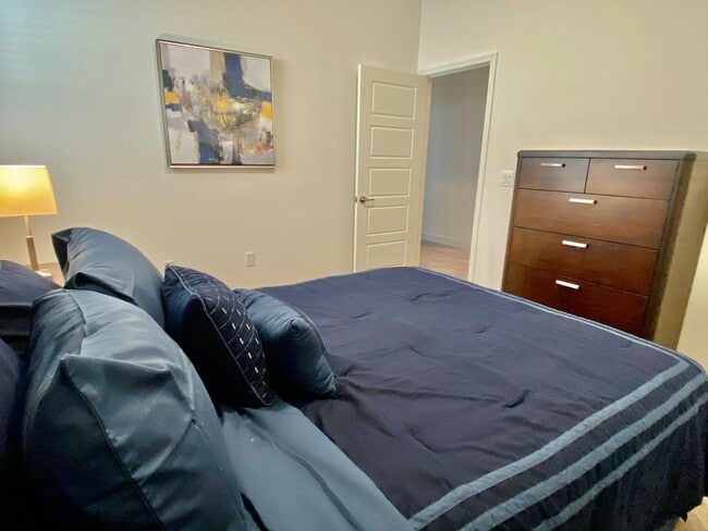 Building Photo - FULLY FURNISHED - ALMOST NEW 4 BED, 2.5 BATHS, 2 CAR GARAGE, 1 STORY IN NORTH LAKE COMMUNITY, NOR...