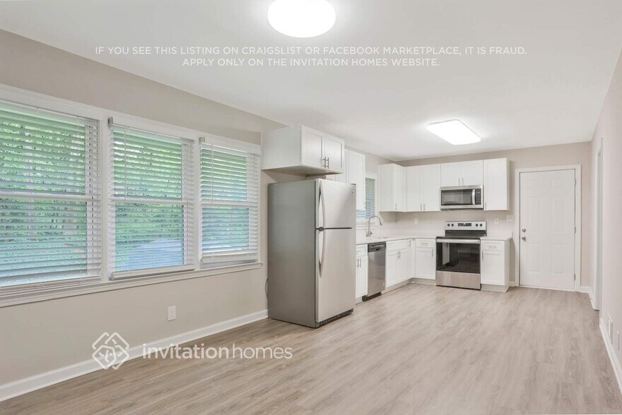Building Photo - 3007 Lavista Ct