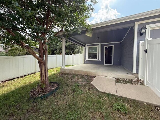Building Photo - 1604 Colorado Bend Dr