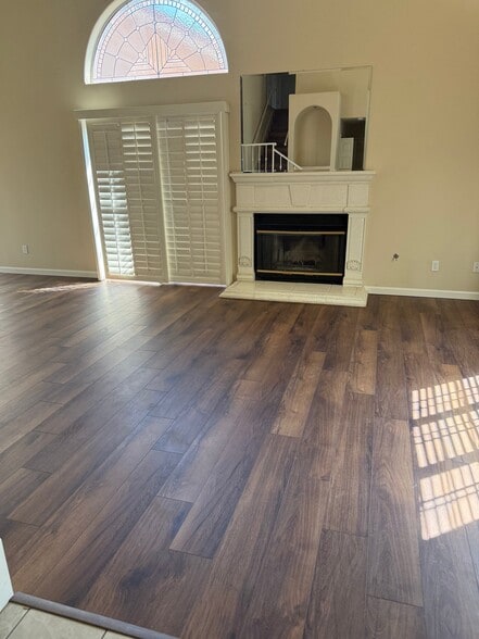 Building Photo - 9066 N Red Lion Dr