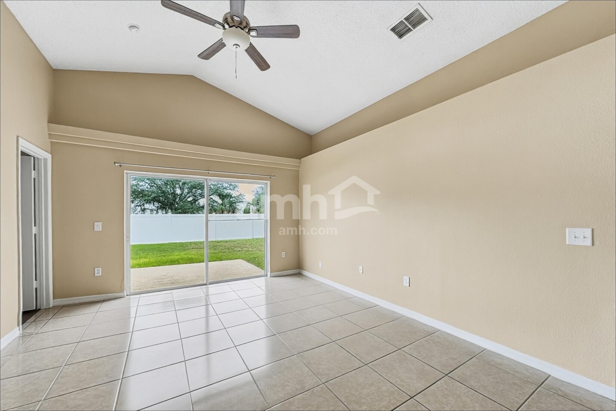 Building Photo - 950 Woodsong Way