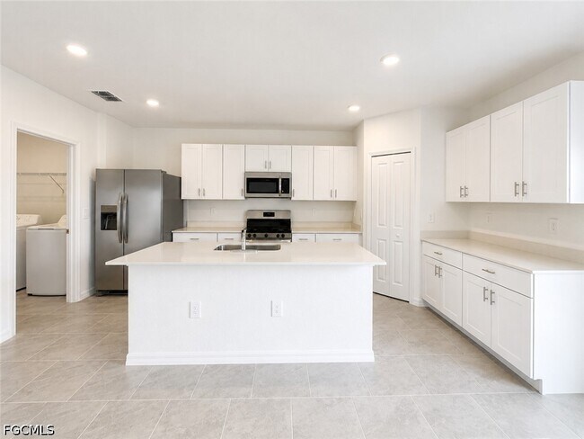 Building Photo - 11827 Cloverly Ln