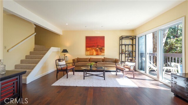 Building Photo - 344 Miraleste Dr