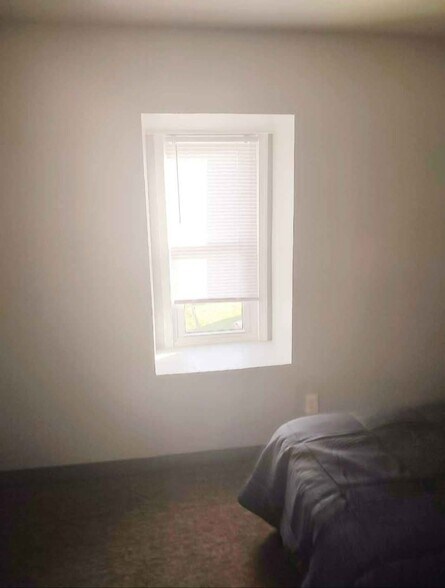 3rd Floor Bedroom in Loft - 13 Umberto Ave