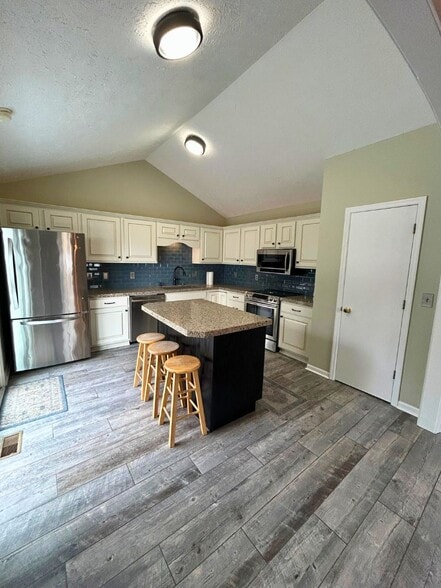 Building Photo - 5310 S 78th St