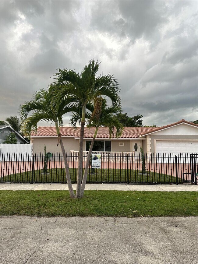Primary Photo - 10805 SW 165th Terrace