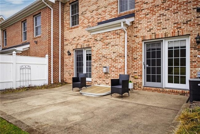 Building Photo - 402 Georgetowne Ct