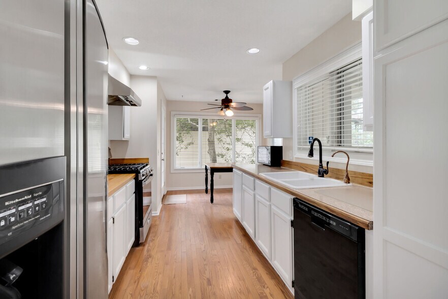 Building Photo - 12 Goldfinch Ln