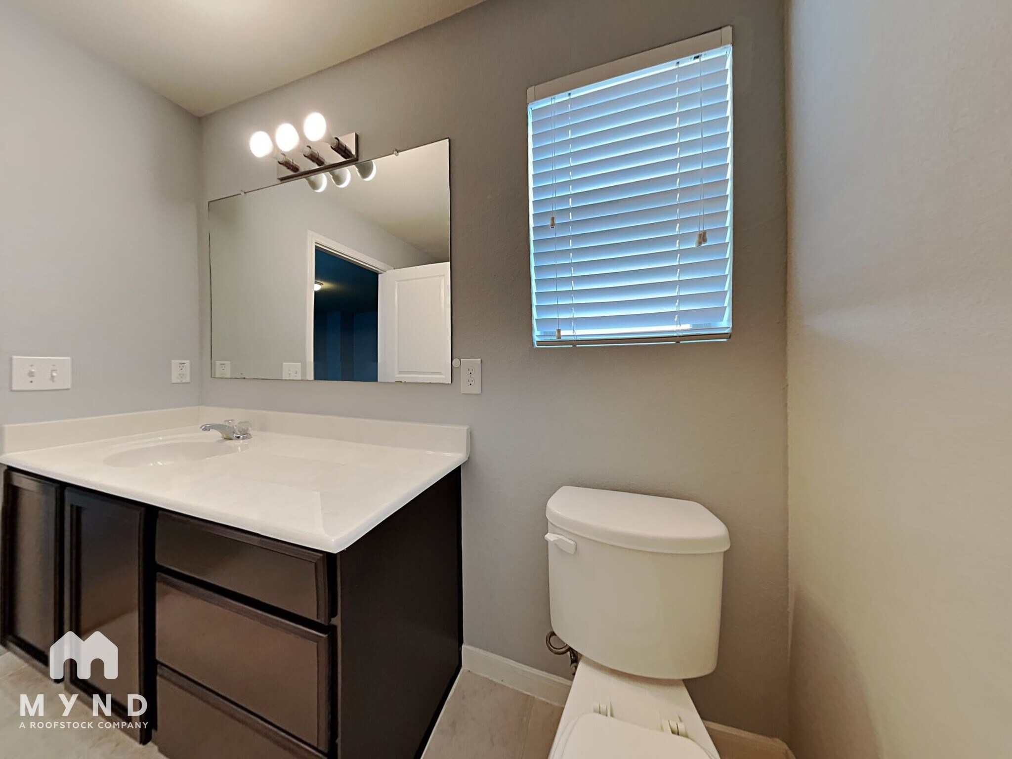 Building Photo - 1811 Artem Ct