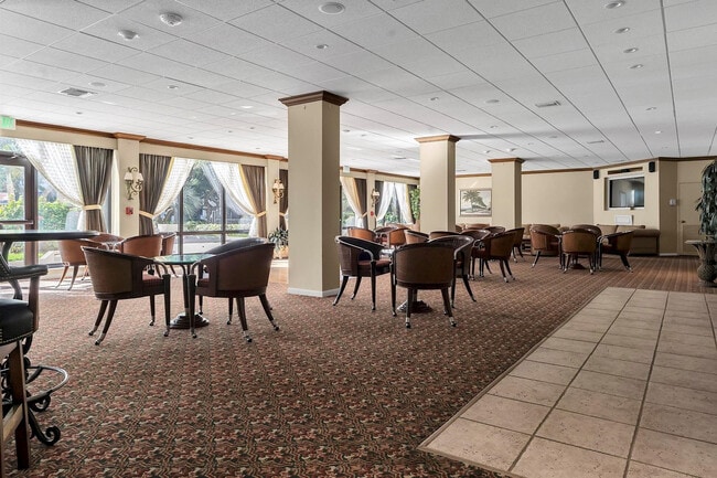 Building Photo - 5000 N Ocean Blvd