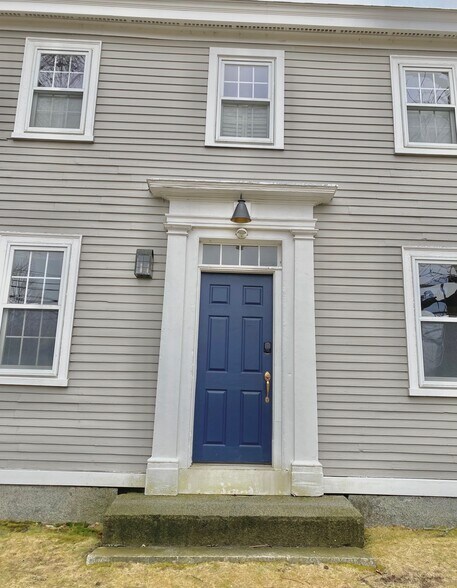 Building Photo - 94 Portsmouth Ave