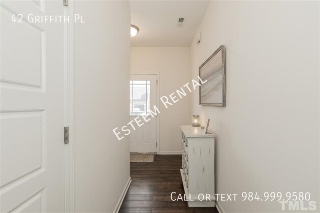 Building Photo - 42 Griffith Pl
