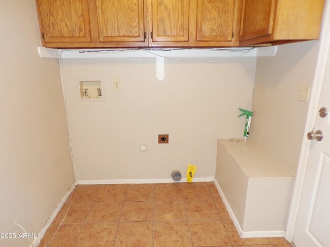 Building Photo - 4441 S Pueblo Ave