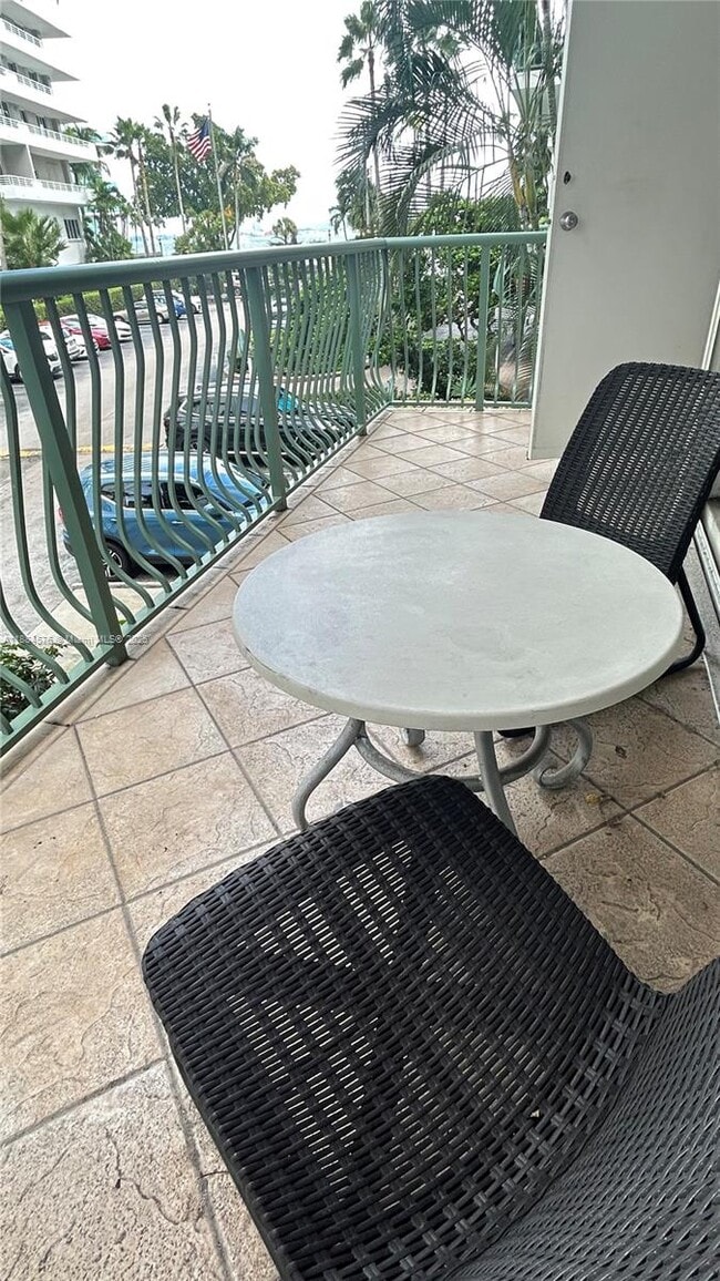 Building Photo - 1408 Brickell Bay Dr