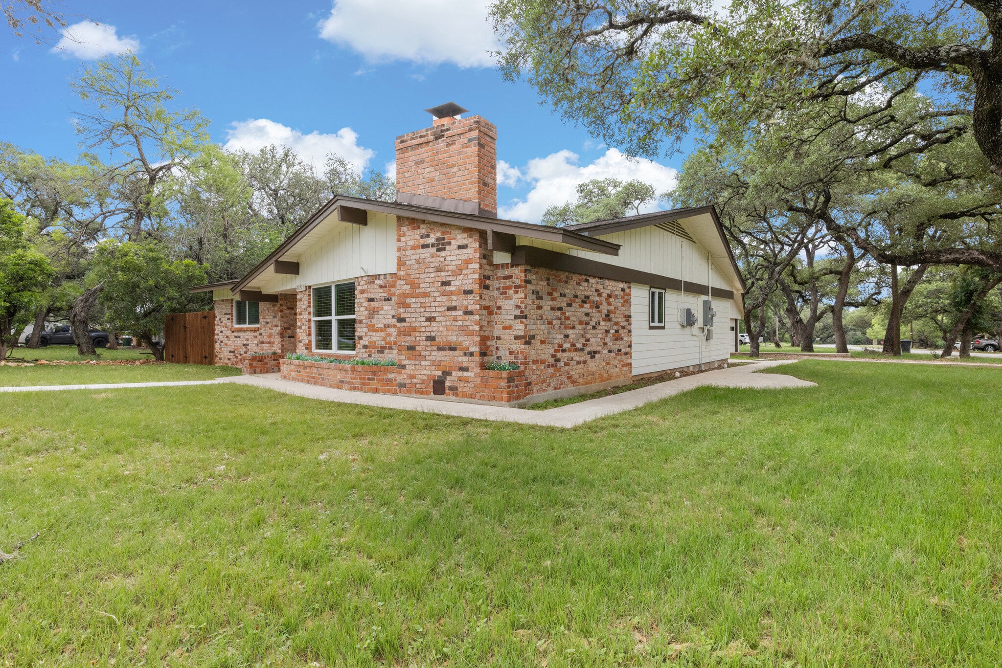 Building Photo - 17215 Sugar Crest Dr