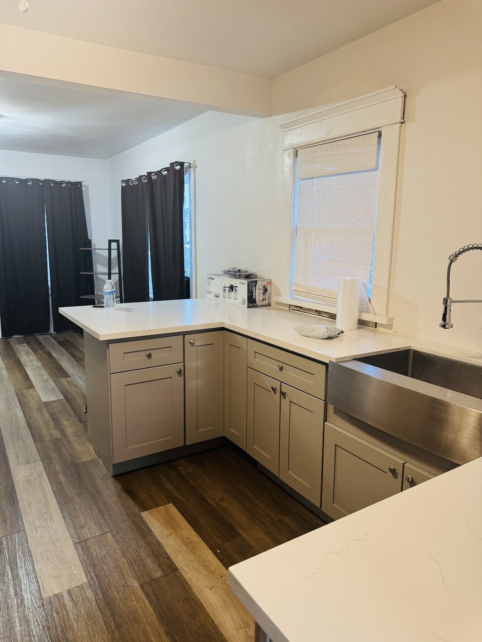 Kitchen - 1045 Bradford St