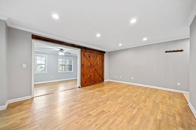 Building Photo - 2 Bed Condo Available In Cross Creek Commu...