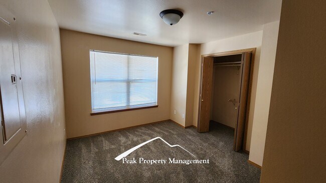 Building Photo - 210 Ascent Ct