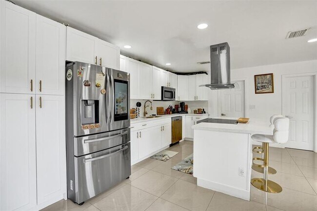 Building Photo - 6711 NW 26th Way